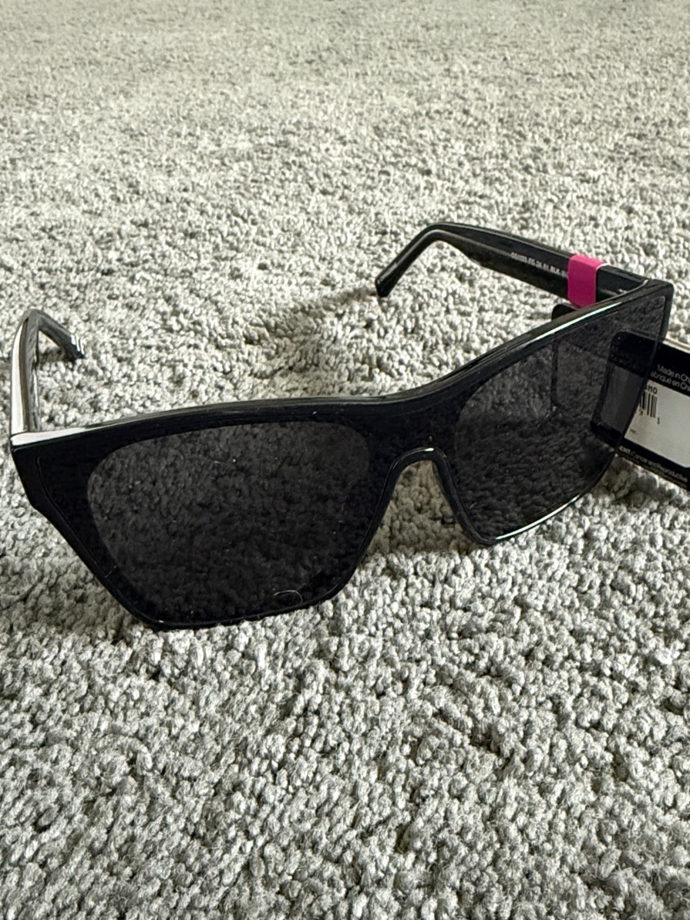 Foster Grant Women’s Black Cat-Eye Sunglasses